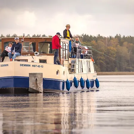 Kuhnle-tours Botel